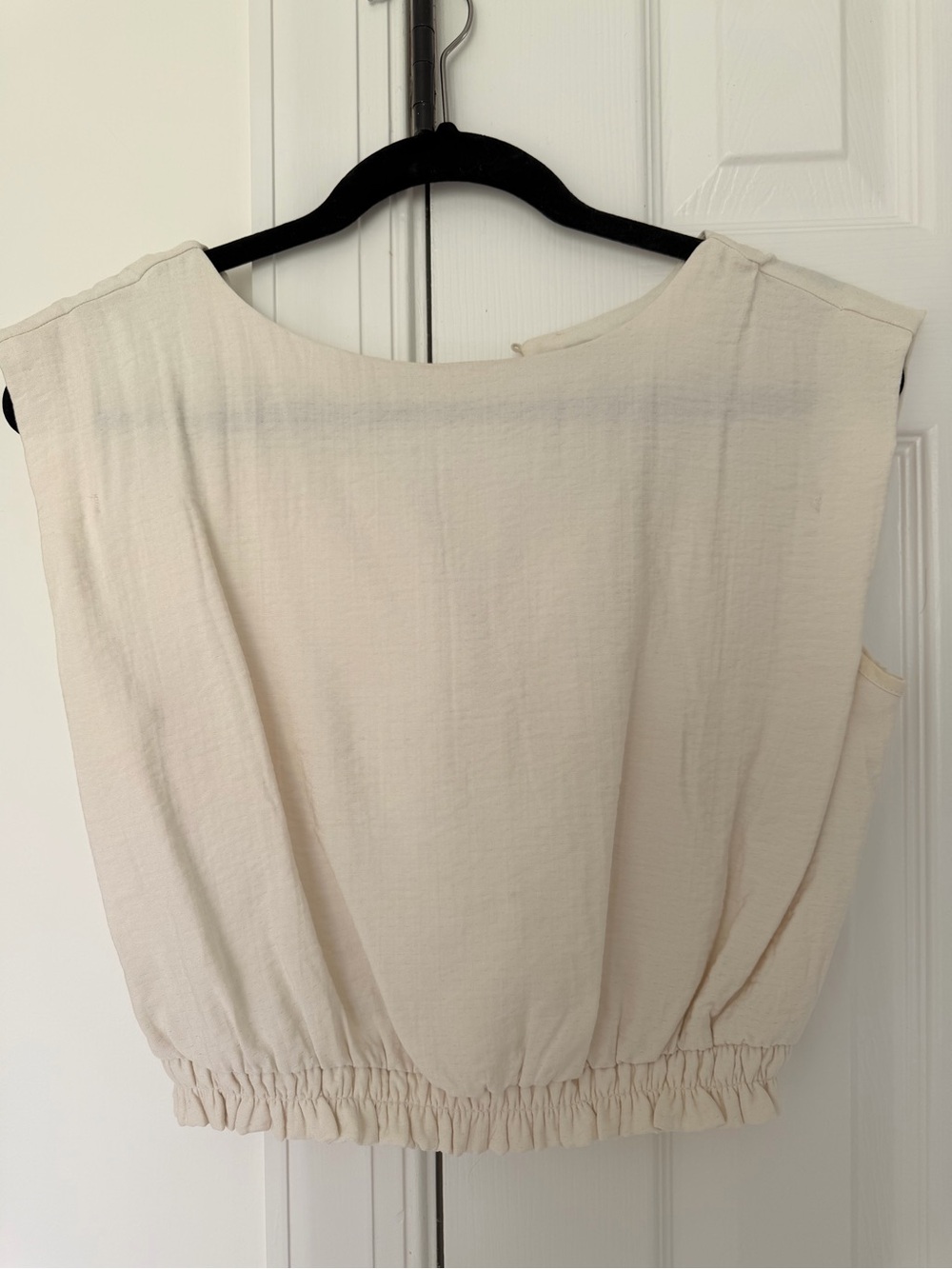 Women's Cream Elastic-Hem Sleeveless Top